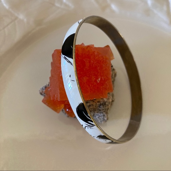 Vintage Black & White Enamel Bangle Bracelet - Picture 5 of 8